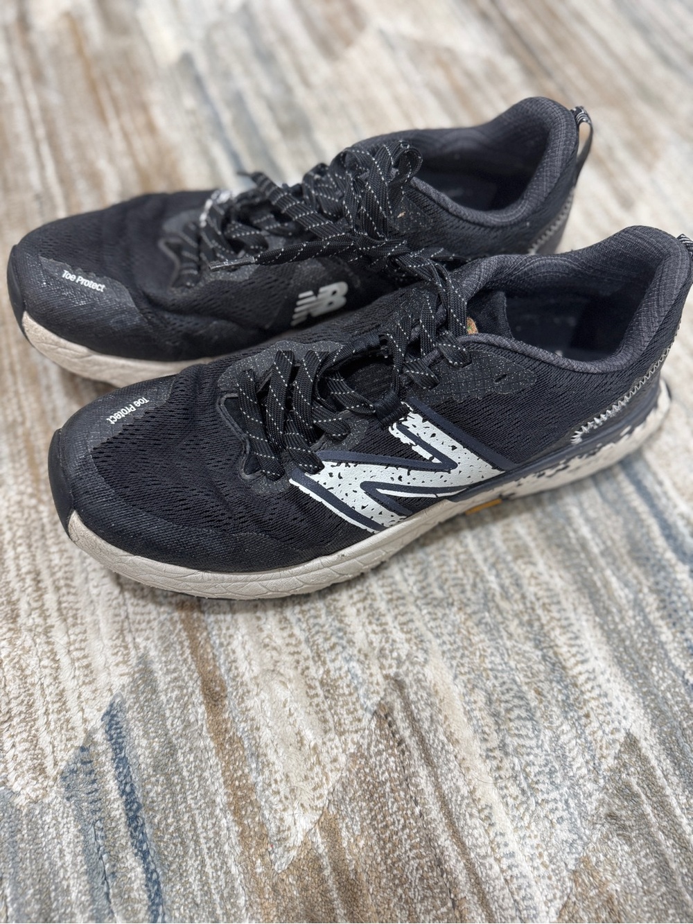 New Balance Fresh Form Hierro Men’s Black and White Athletic Running Shoes